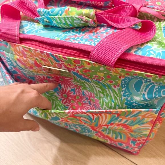 NWT Lilly Pulitzer insulated cooler bag Lover’s Coral tropical gift gwp - Picture 4 of 10